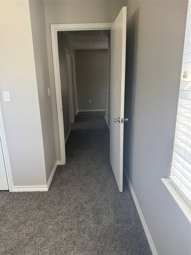 Building Photo - 615 Texas St