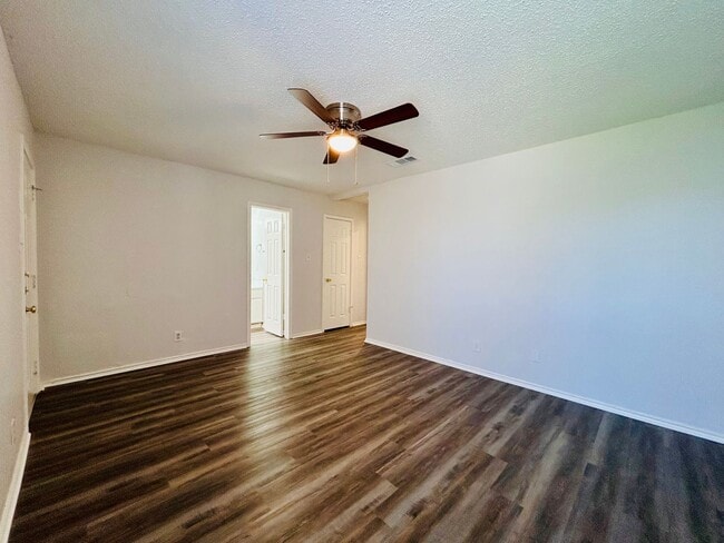 Building Photo - 9315 Kempler Dr