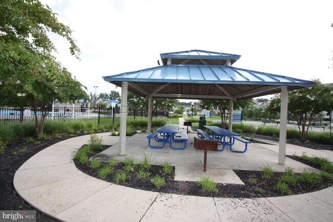 Building Photo - 7568 Stonehouse Dr