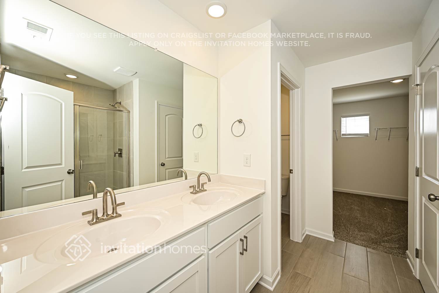 Building Photo - 208 E Millbrook Dr