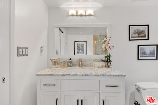 Building Photo - 9950 Durant Dr