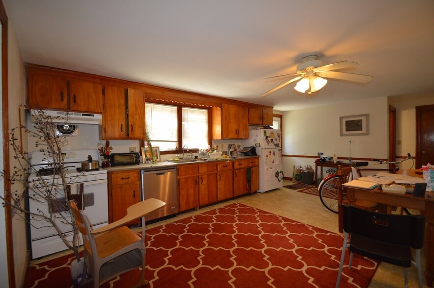 Primary Photo - 69 West St