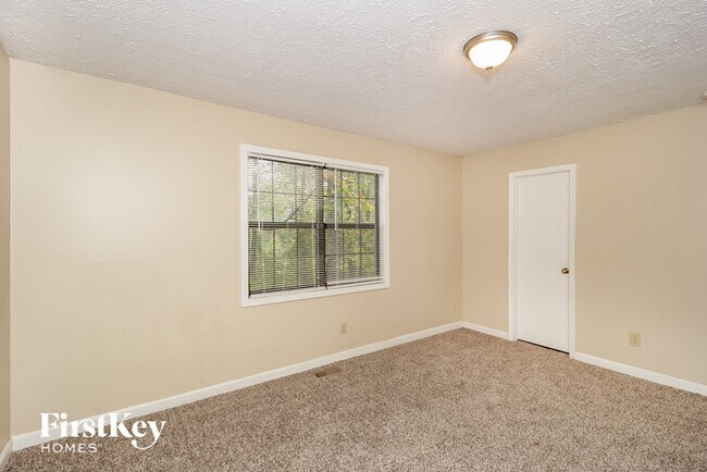 Building Photo - 4053 Evelyn Dr