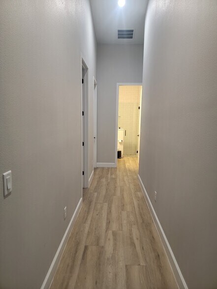 Building Photo - 369 N Lake Jessup Ave