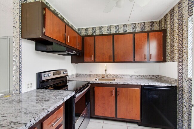 Building Photo - 116 Mansfield C