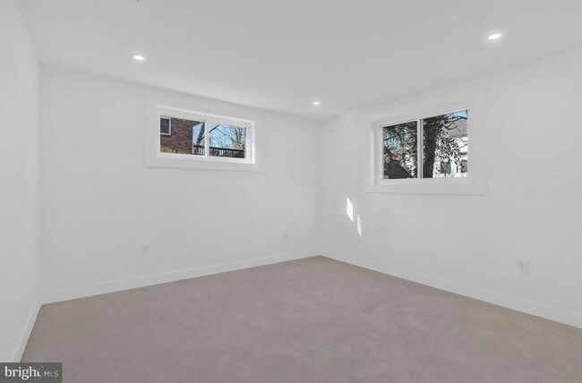 Building Photo - 6810 Weaver Ave