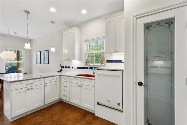 Building Photo - 107 Keamuku Ct