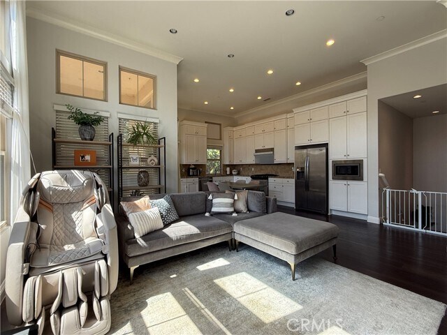 Building Photo - 93 Thornhurst