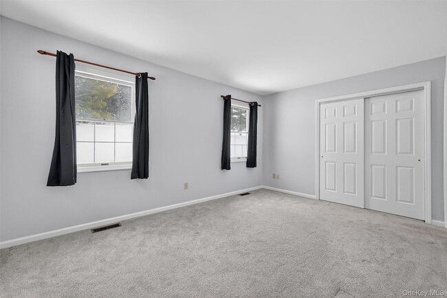 Building Photo - 2003 Regent Dr