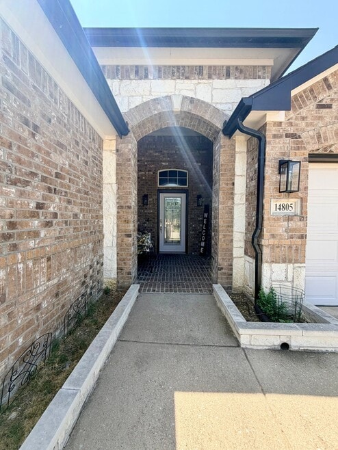 Building Photo - 14805 Little Anne Dr