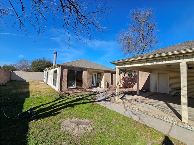 Building Photo - 8319 Wind Veil Dr