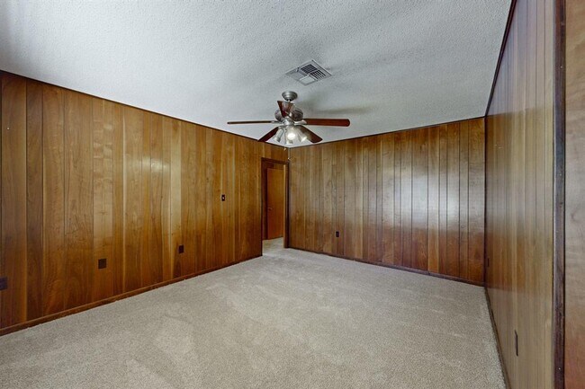 Building Photo - 150 Rosa Lee Ln