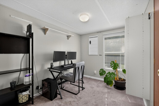 Building Photo - 9166 Porter Rd