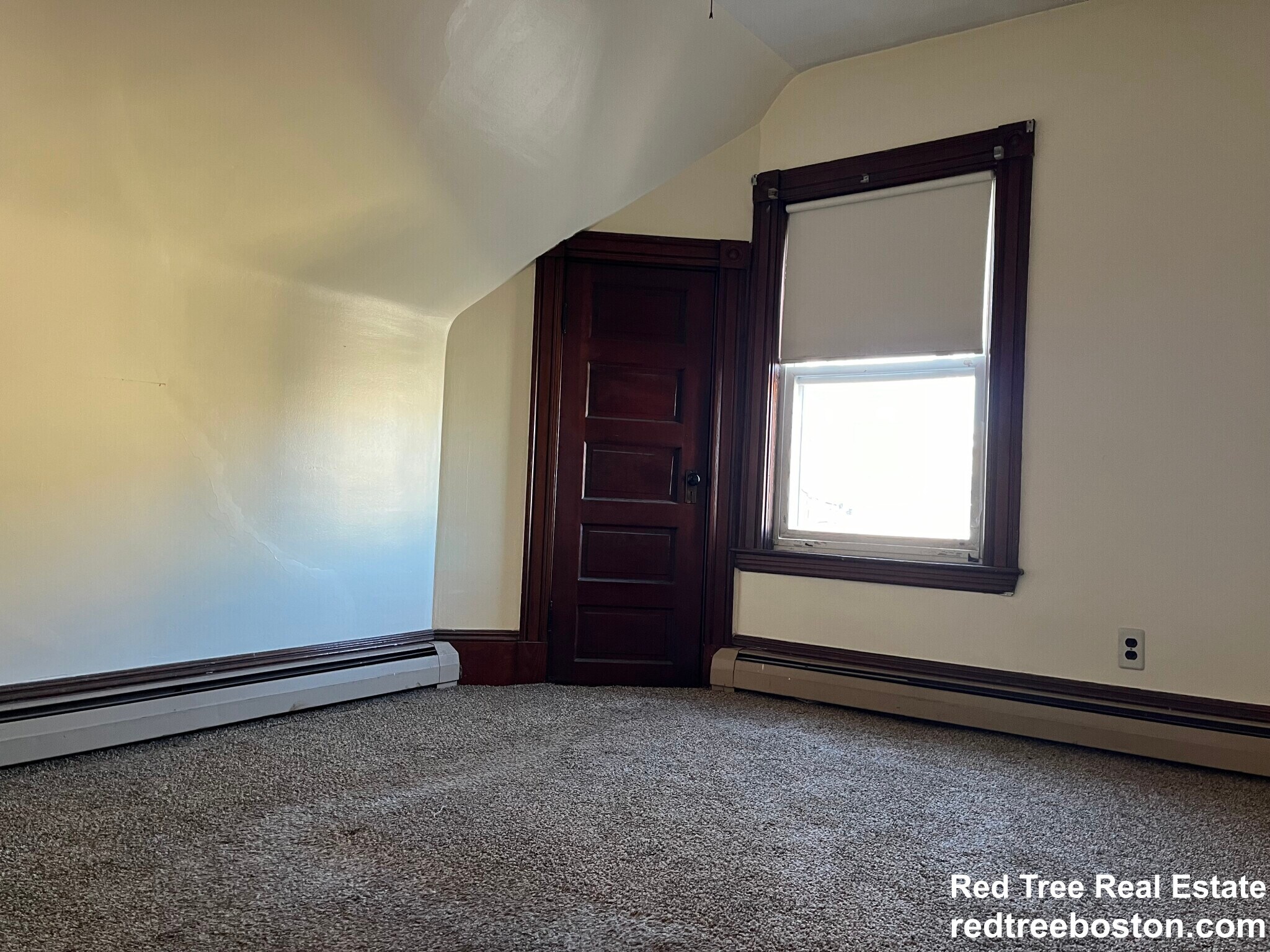 Building Photo - 168 Elm St