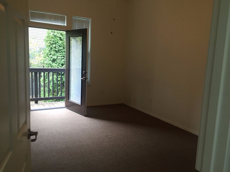 Interior Photo - Martin