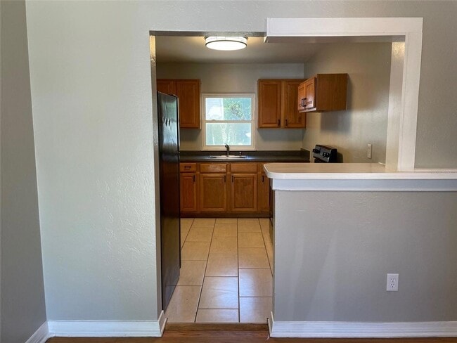 Building Photo - Charming 2 Bedroom, 1 and a 1/5 Bath Home ...