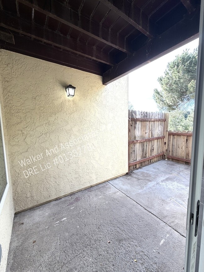 Building Photo - 325 E Rice Ranch Rd