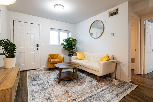 Building Photo - Dwell at the Alcove