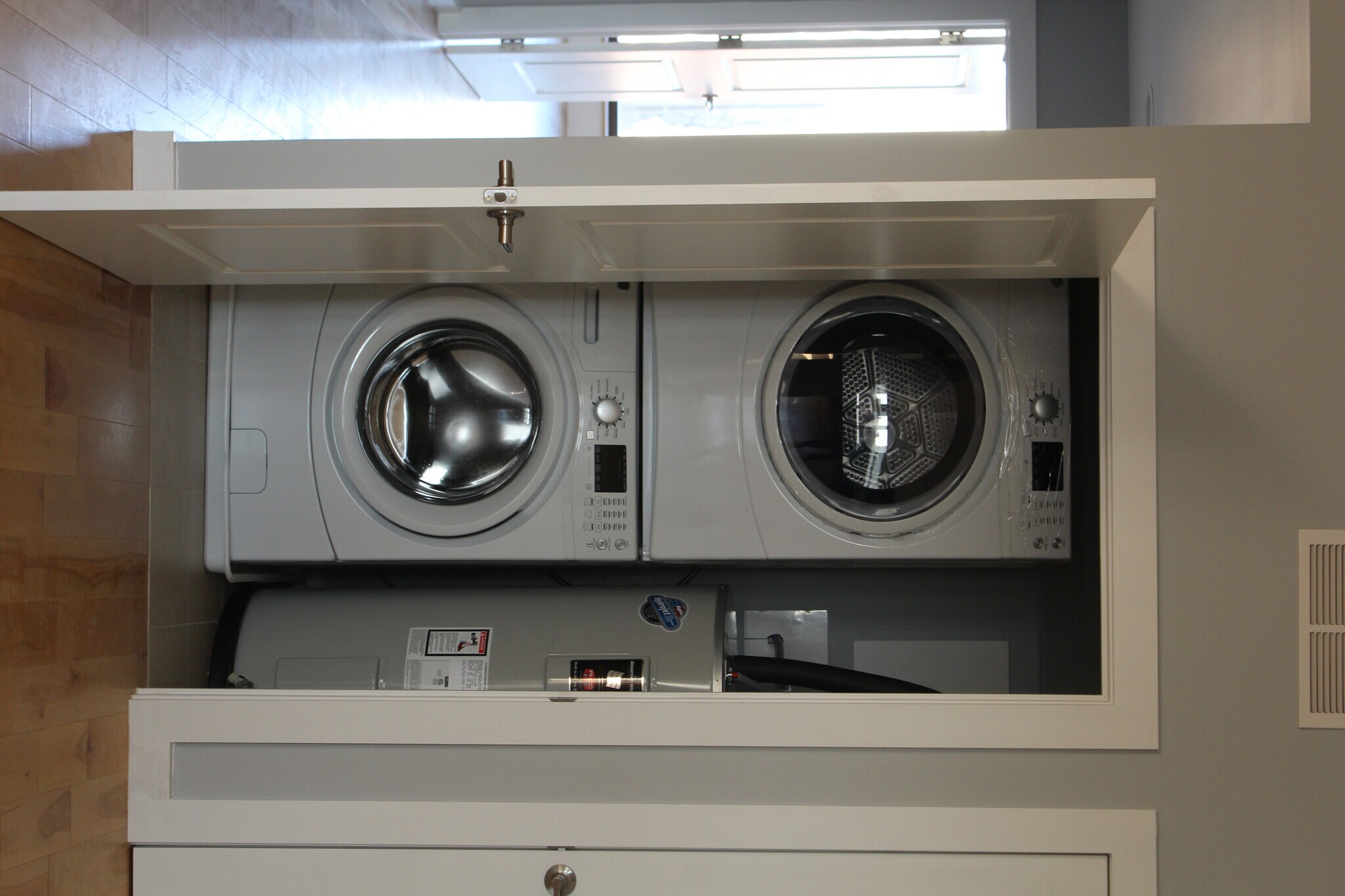 washer/dryer - 708 N 19th St
