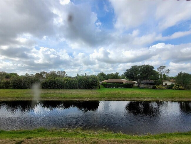 Building Photo - 11096 Royal Palm Blvd