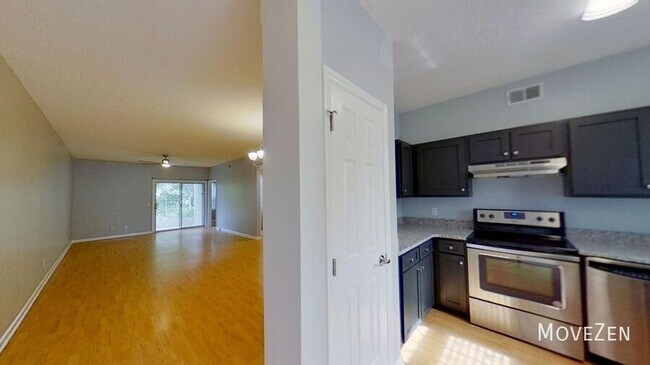 Building Photo - 725 Bragg Dr