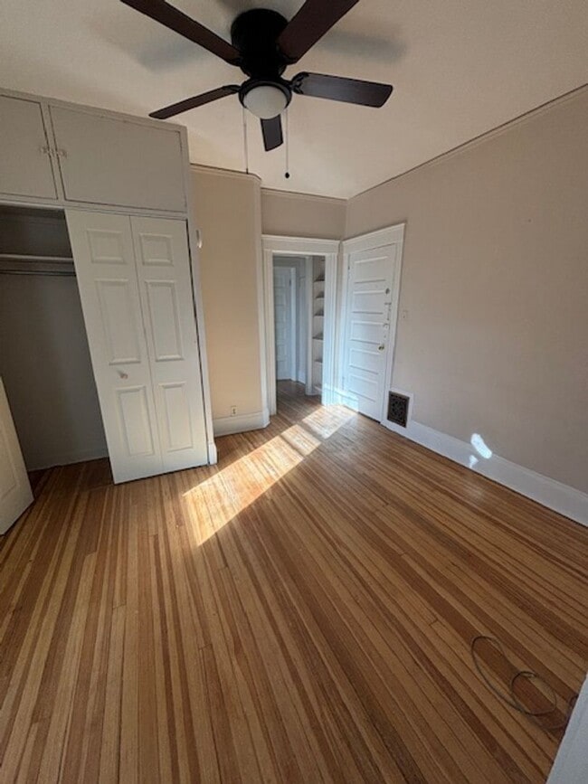 Building Photo - Beautiful Top-Floor 1Bd/1Ba Apartment with City Park Views