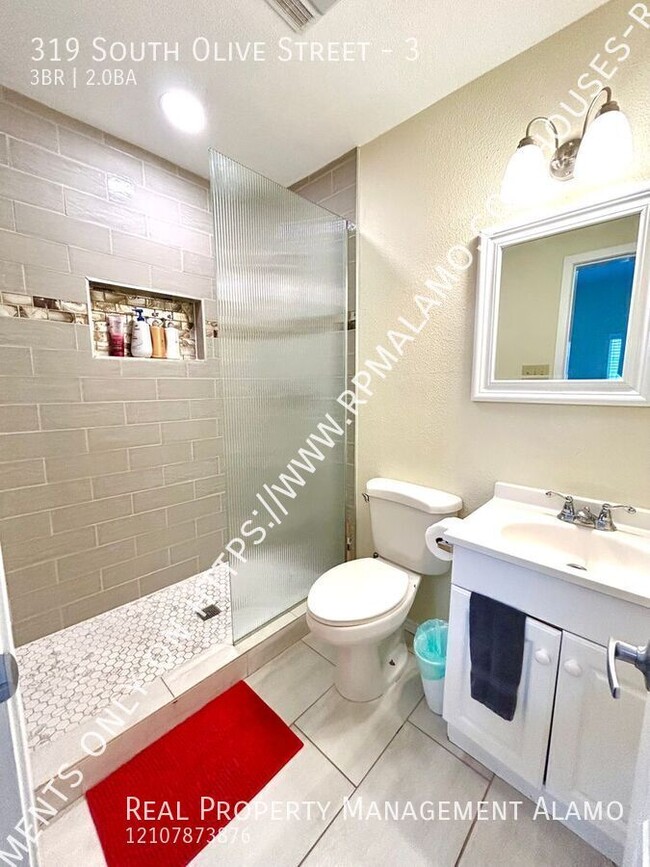 Building Photo - AVAILABLE NOW! FULLY FURNISHED 3 Bedroom /...