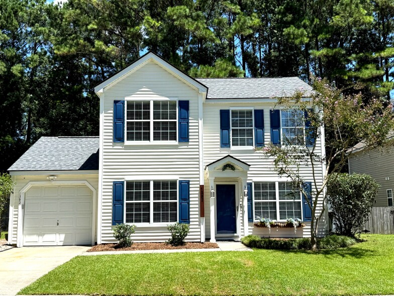 Primary Photo - 1392 Water Edge Dr