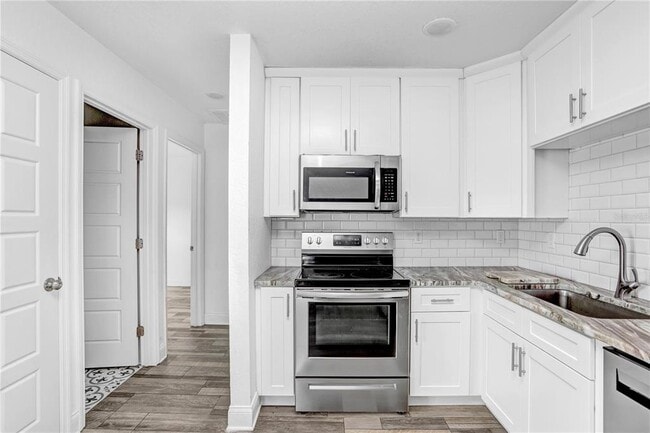 Building Photo - 349 Honey Bee Ln