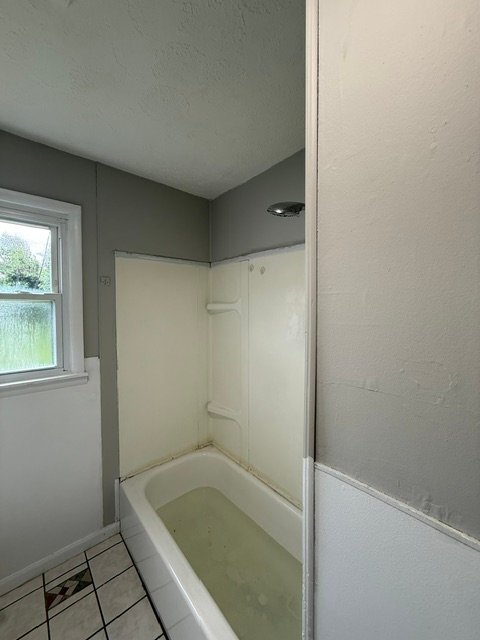 Building Photo - 206 Cave Mill Rd