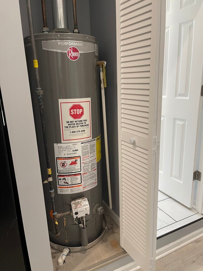 Building Photo - 3130 W Arthington St