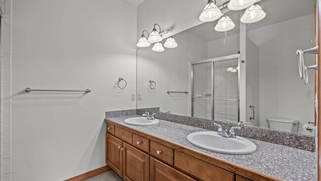 Building Photo - Charming 2-Bedroom Apartment in a Convenient Glenwood Springs Location