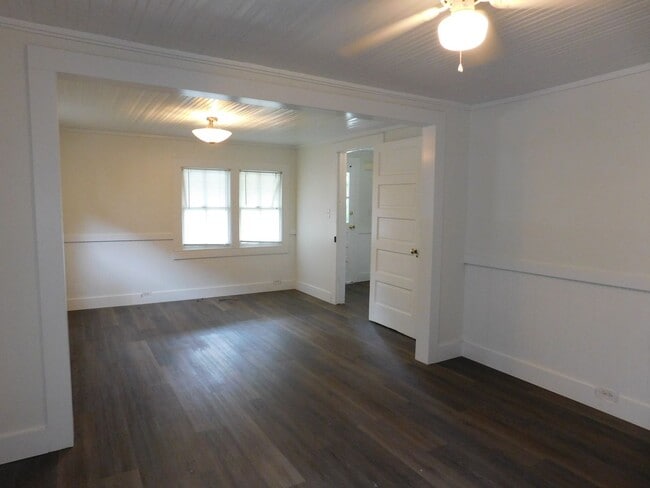 Building Photo - 611 Johnson St