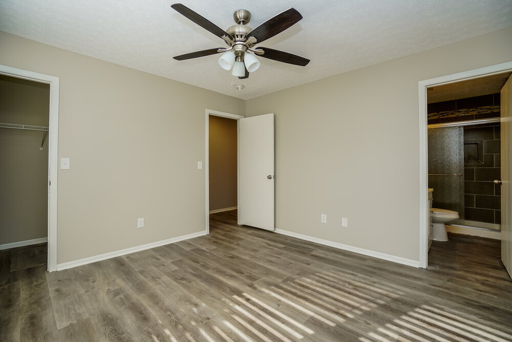 Building Photo - 1551 Covina Dr