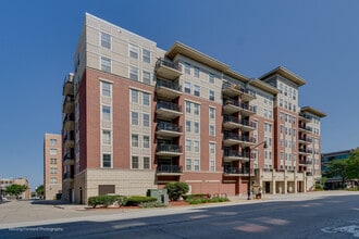 Building Photo - 656 Pearson St