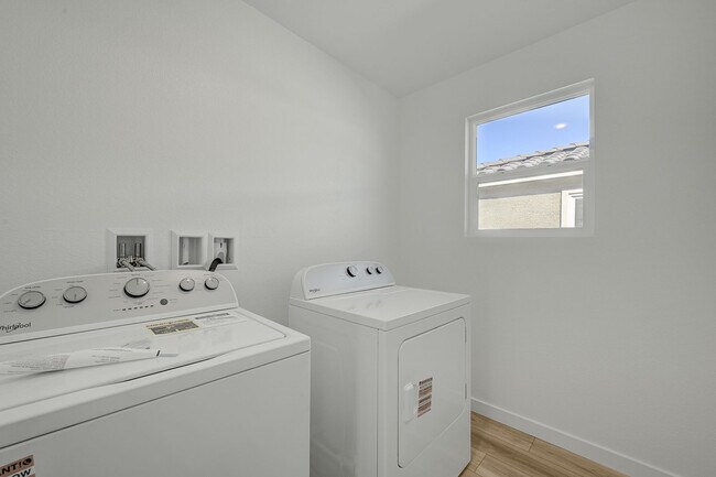 Building Photo - 8484 W Agate Ave