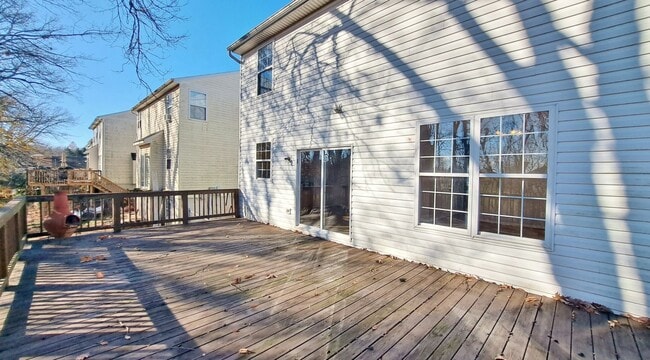 Building Photo - 3 Bed / 2-1/2 Bath Single Family Home w/1-Car garage