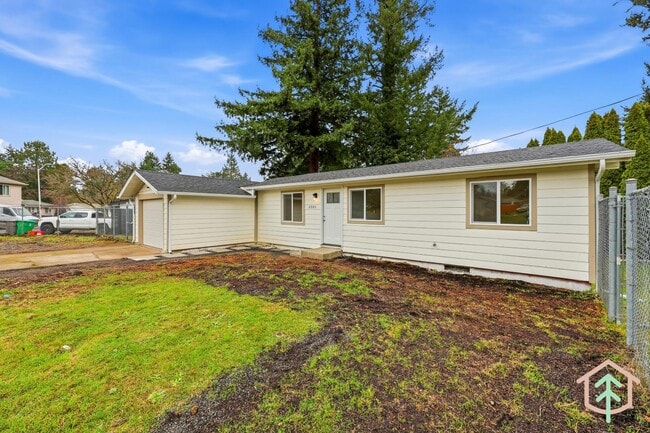 Building Photo - 2004 SE 143rd Ave