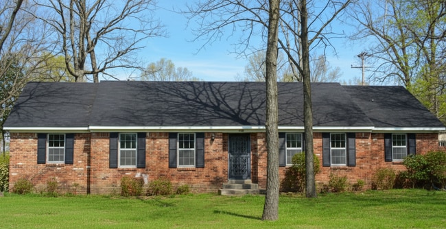 Primary Photo - 4762 Quintell Ave