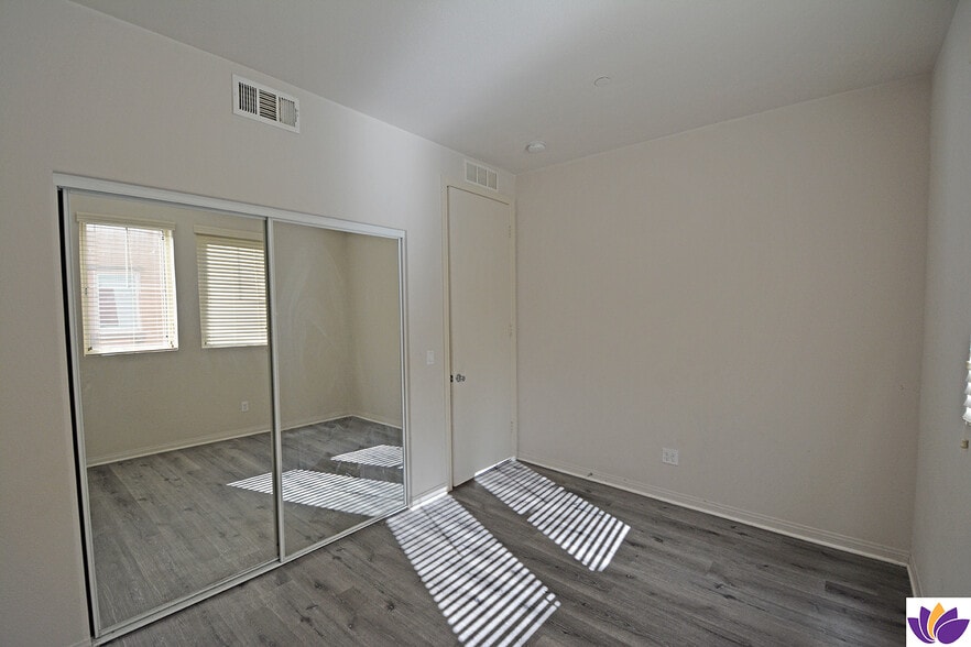 Building Photo - 14107 W Birch Ln