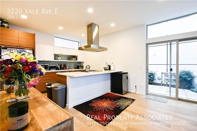 Building Photo - 2220 Yale Ave. E.