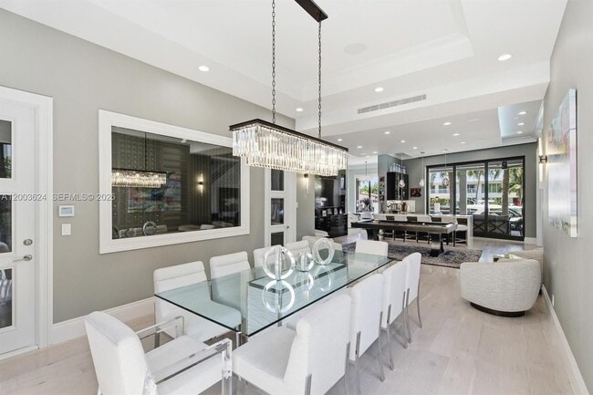 Building Photo - 720 Isle of Palms Dr