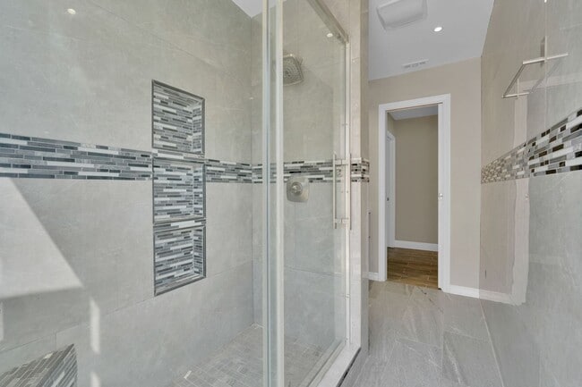 Building Photo - Fully Remodeled 4-Bedroom Single-Story ADU...
