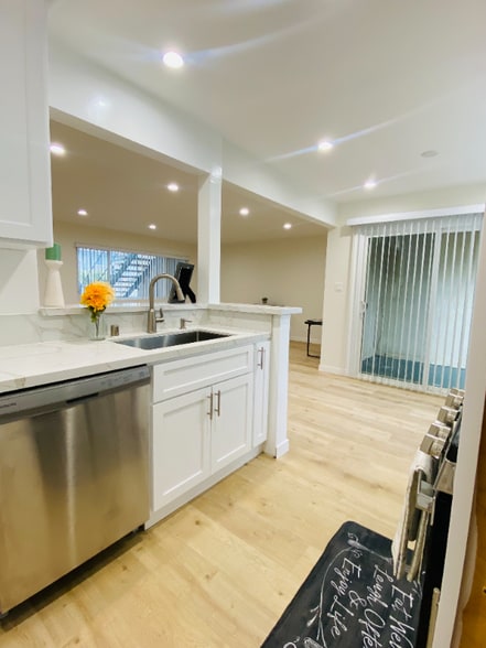 Building Photo - 8919 Longden Ave