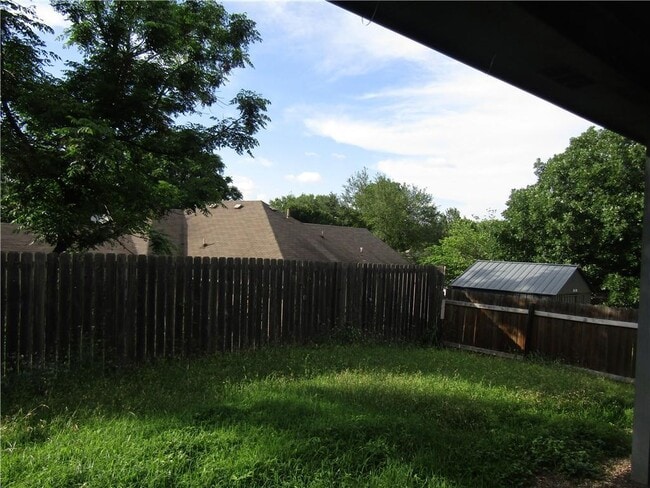 Building Photo - 1205 Fairwood Rd