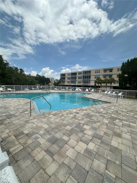 Building Photo - 6495 Shoreline Dr
