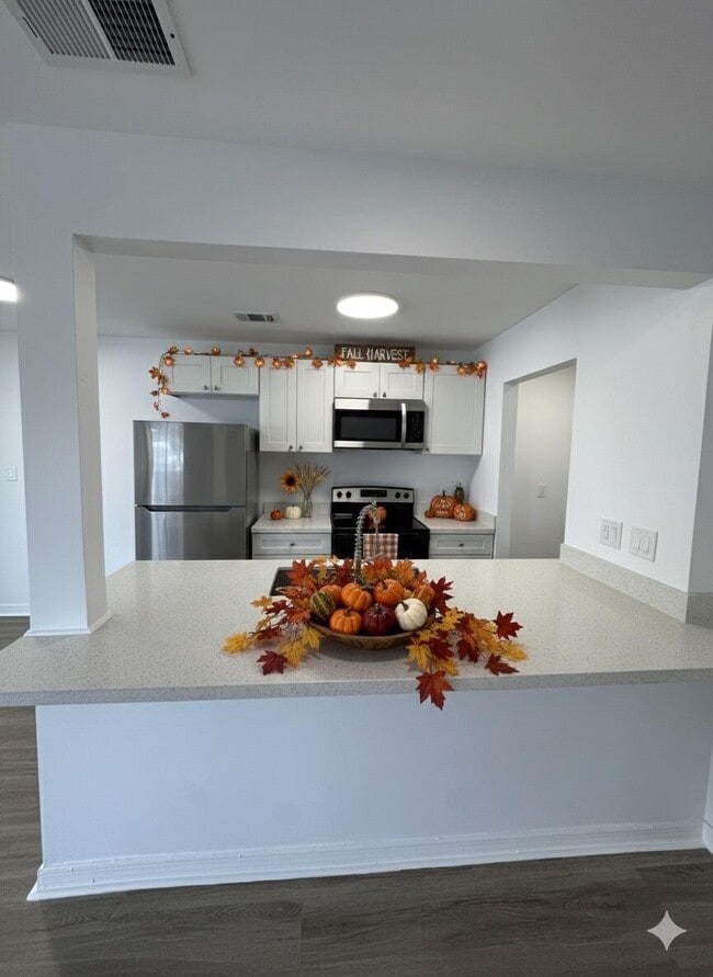 Building Photo - 103 E Tiffany Dr