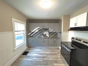 Building Photo - 2806 S Smithville Rd