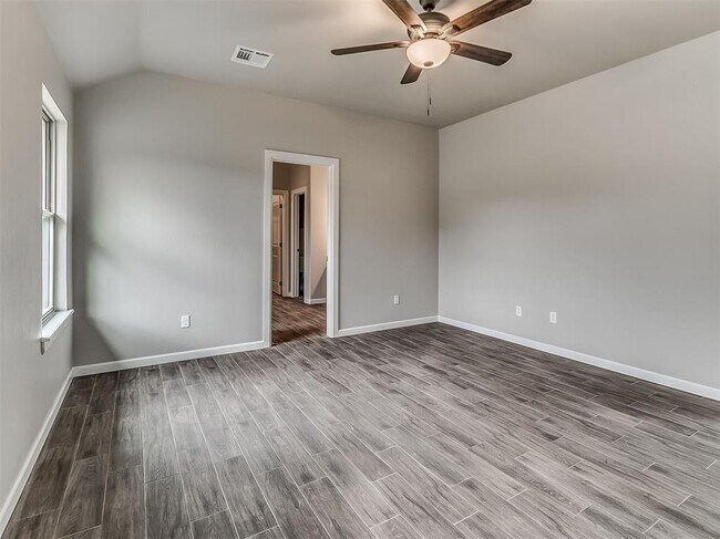Building Photo - 600 Mirano Ln