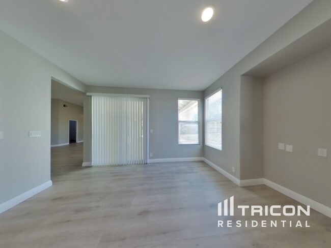 Building Photo - 43317 Sawgrass Ln